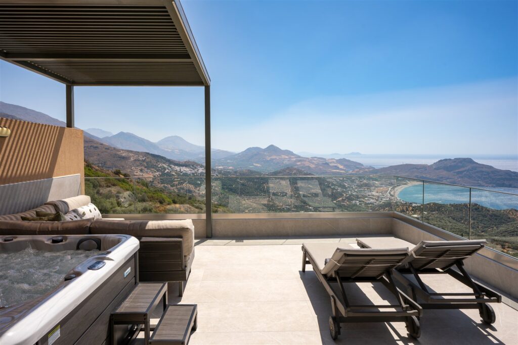 Sellia Resort – βεράντα με θέα στον κόλπο του Πλακιά